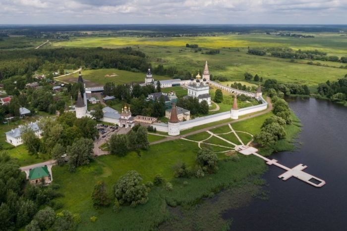 30 крупнейших монастырей Подмосковья