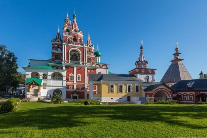 30 крупнейших монастырей Подмосковья