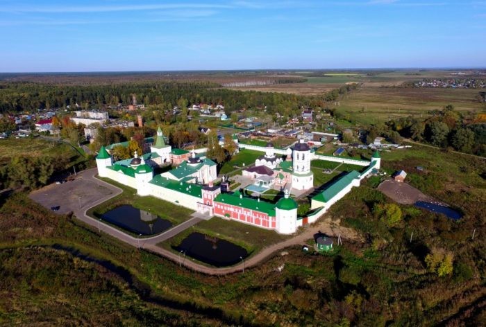 30 крупнейших монастырей Подмосковья