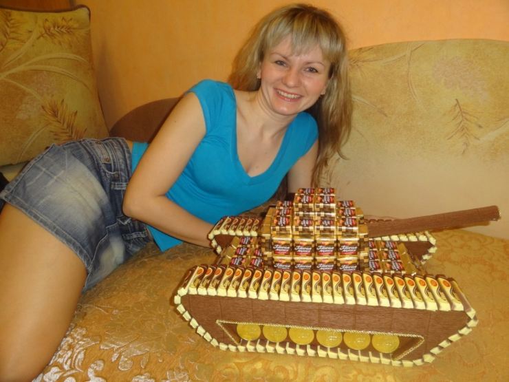 ТОП-35 самых красивых поделок на 23 февраля своими руками (в школу, садик)